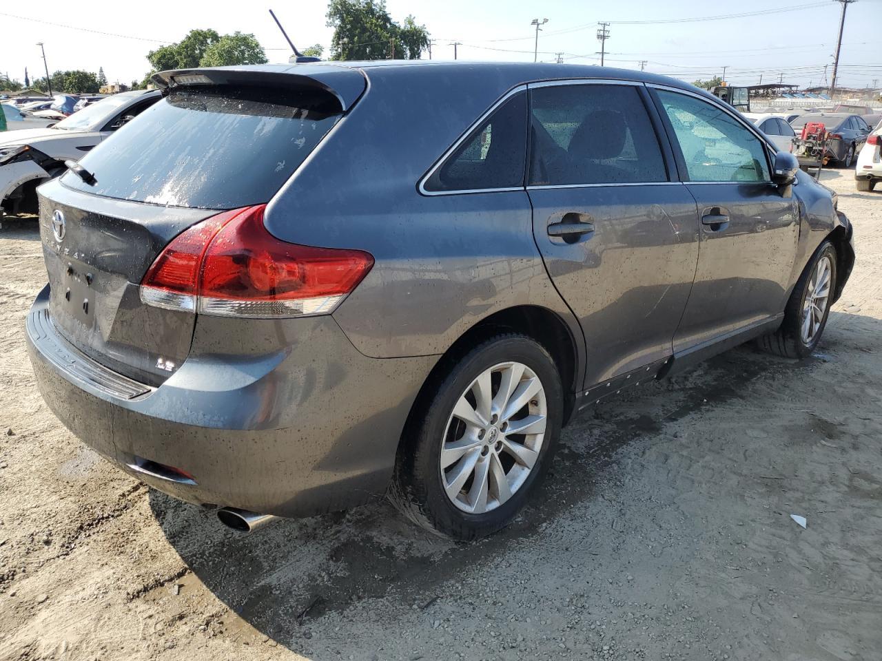 2014 Toyota Venza Le - Image 3