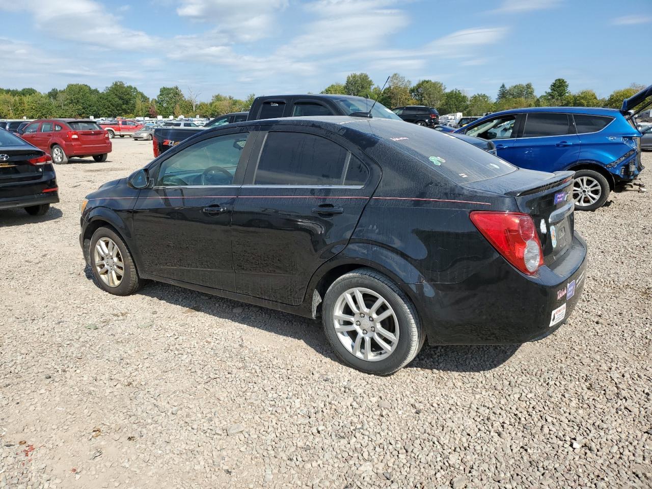 2016 Chevrolet Sonic Lt - Фото 2