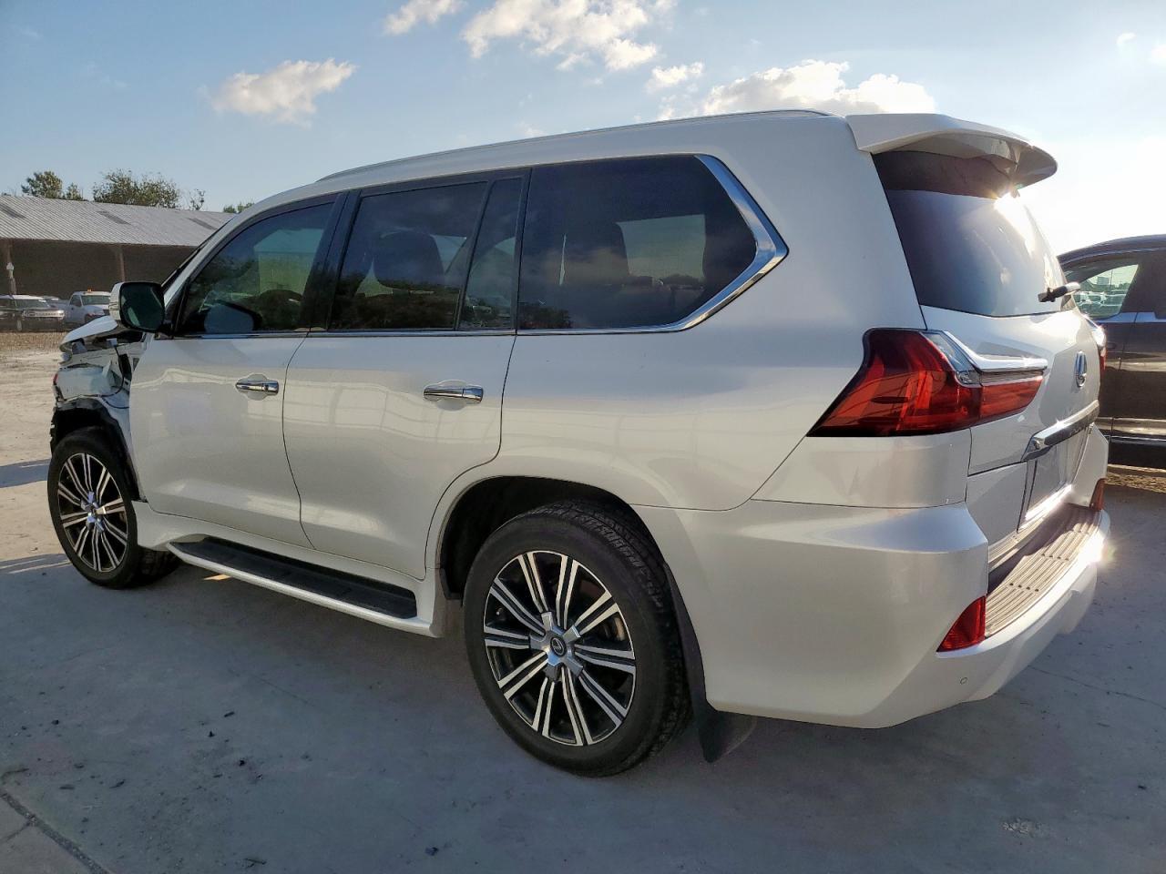 2020 Lexus Lx 570 - Фото 2