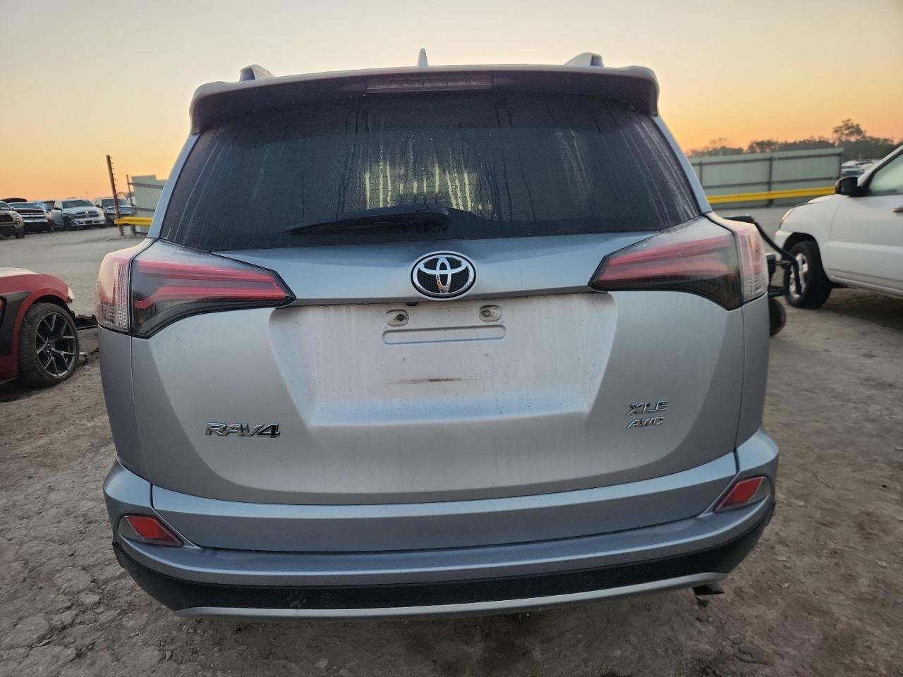 2017 Toyota Rav4 Xle - Фото 6