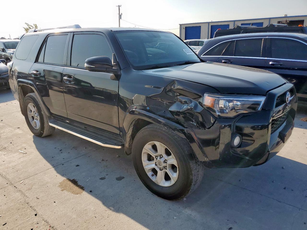 2016 Toyota 4Runner Sr5 - Image 4