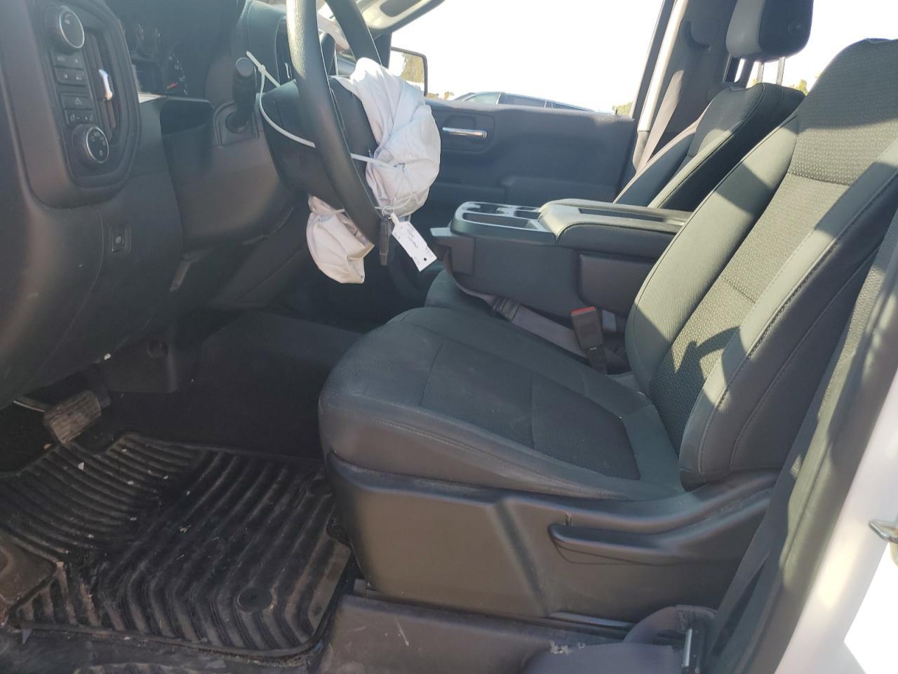 2019 Chevrolet Silverado K1500 Custom - Фото 7