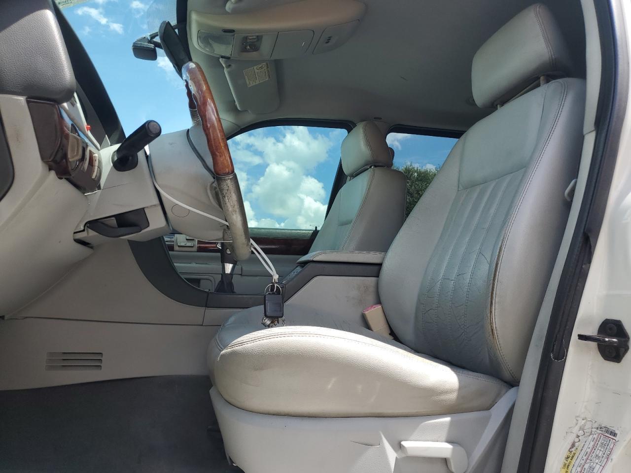 2004 Lincoln Aviator - Image 7