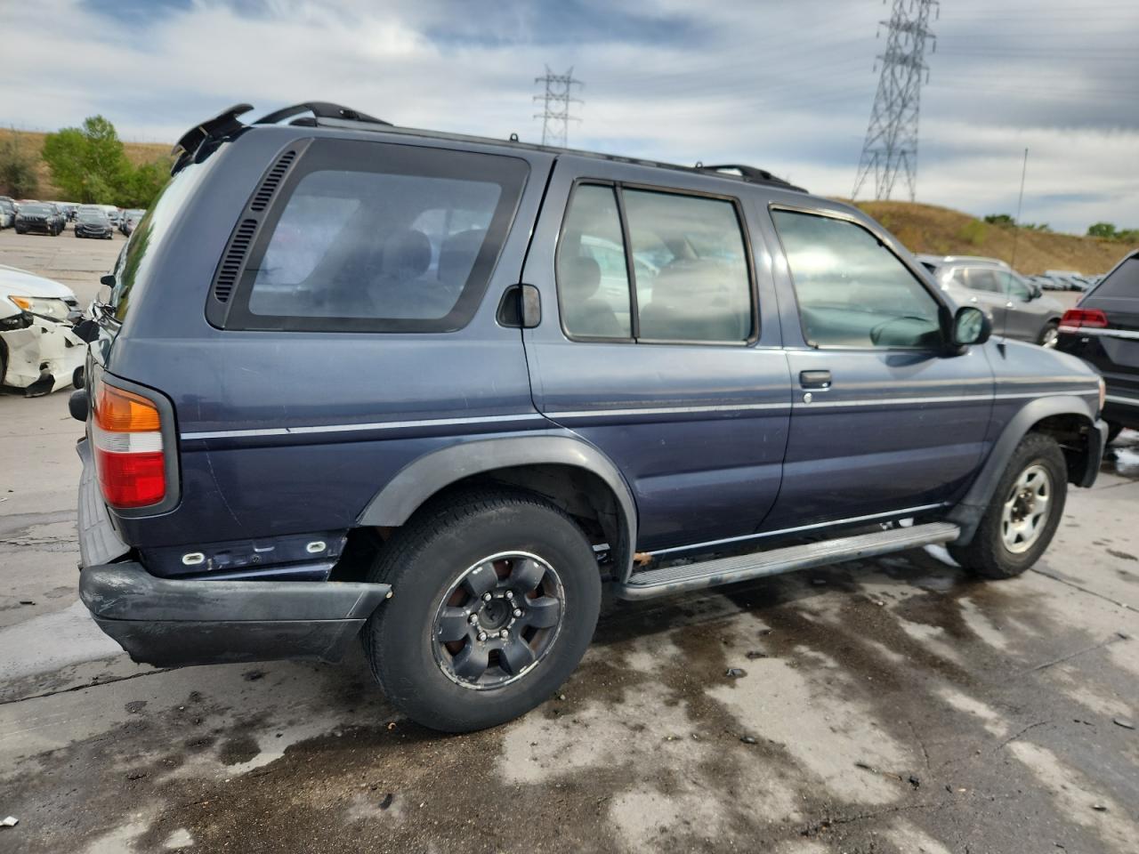 1997 Nissan Pathfinder Xe - Фото 3