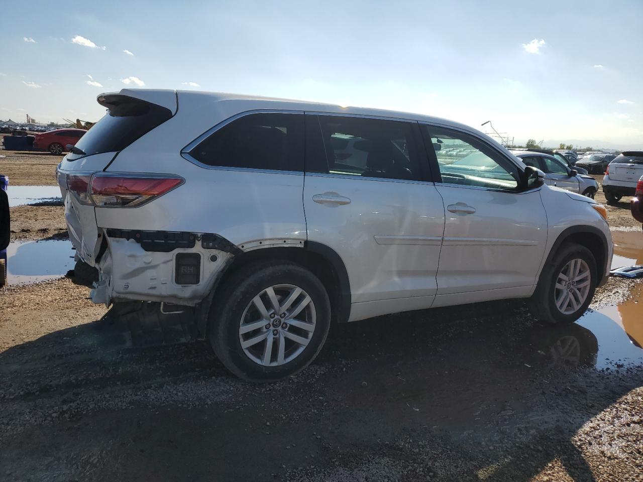 2016 Toyota Highlander Le - Image 3