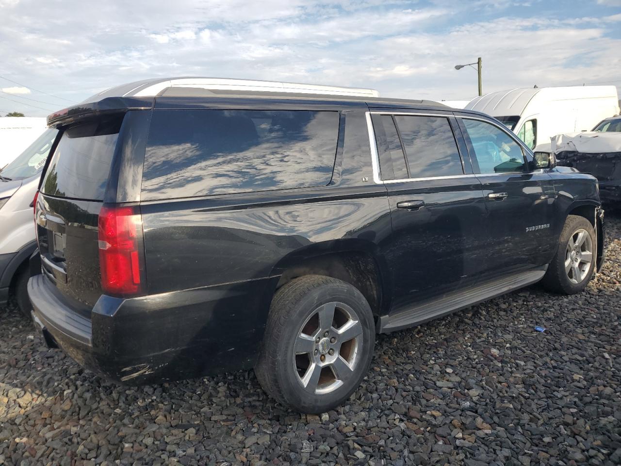 2016 Chevrolet Suburban K1500 Lt - Image 3