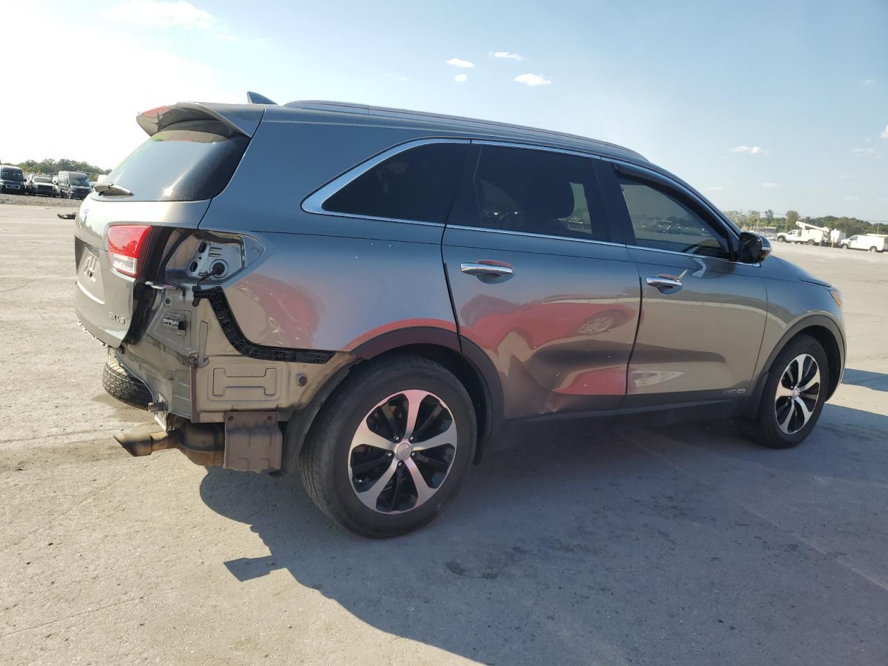 2016 Kia Sorento Ex - Image 3