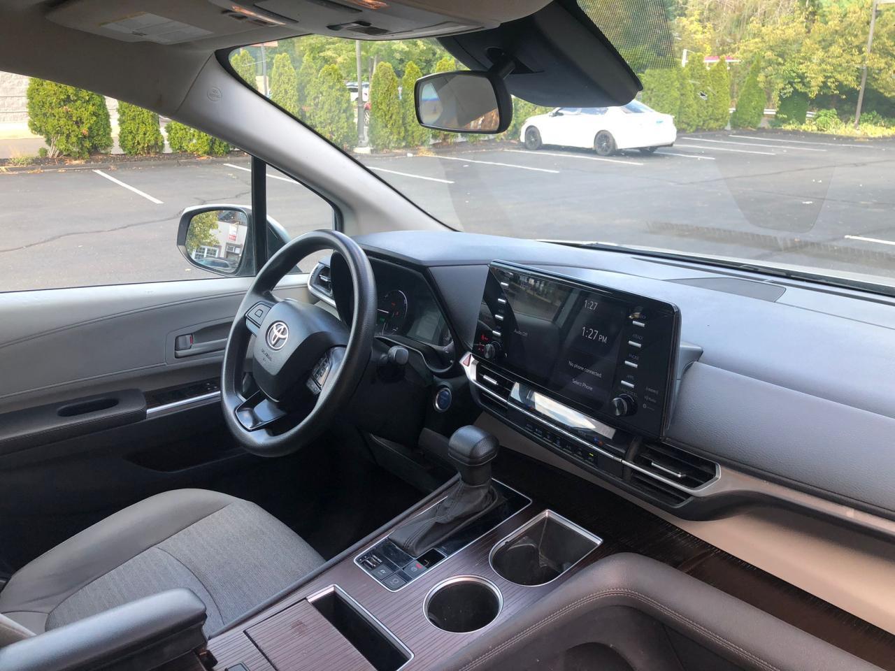 2023 Toyota Sienna Le - Фото 7