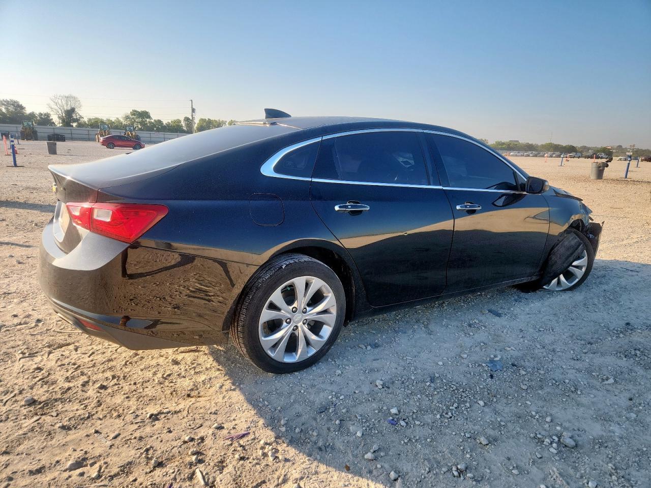 2017 Chevrolet Malibu Premier - Фото 3
