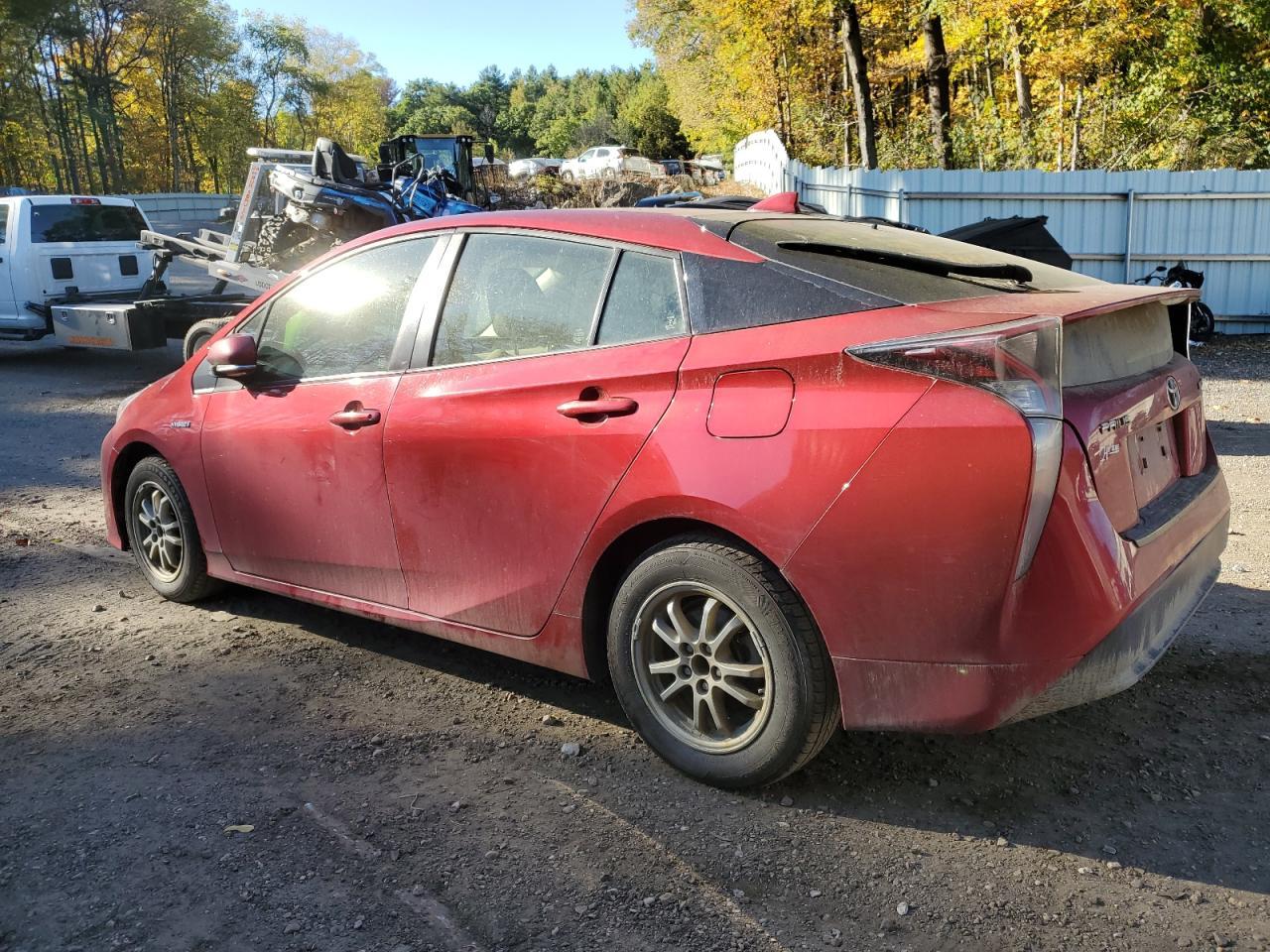2016 Toyota Prius - Image 2