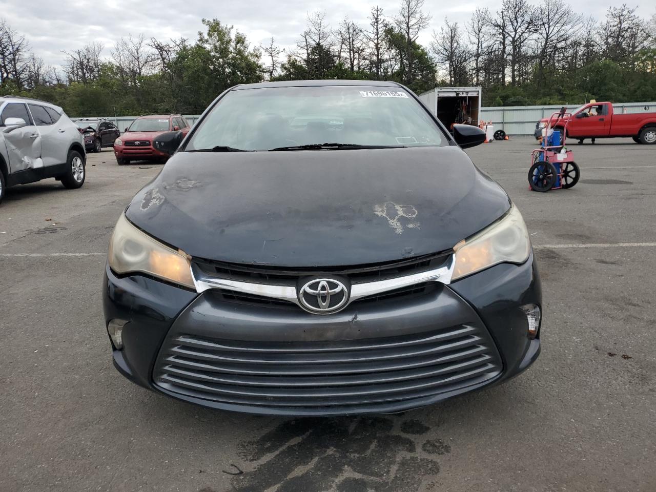 2015 Toyota Camry Le - Image 5