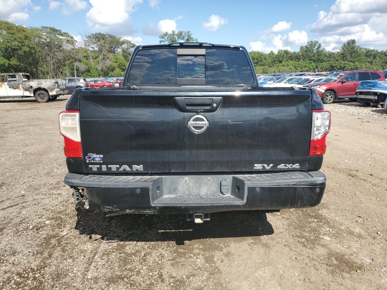 2017 Nissan Titan Sv - Image 6