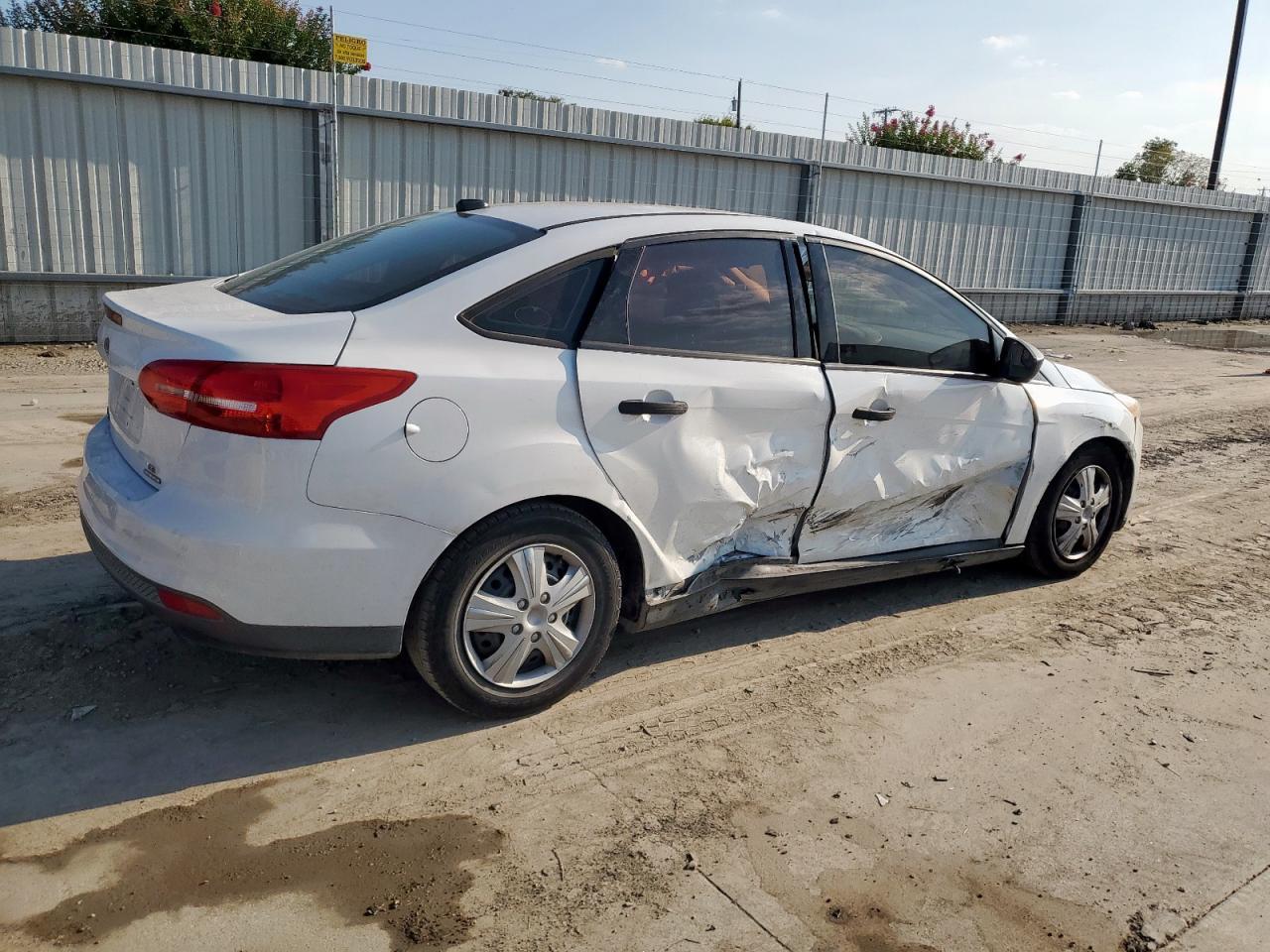2016 Ford Focus S - Фото 3