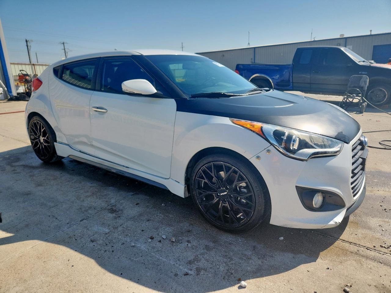 2014 Hyundai Veloster Turbo - Image 4