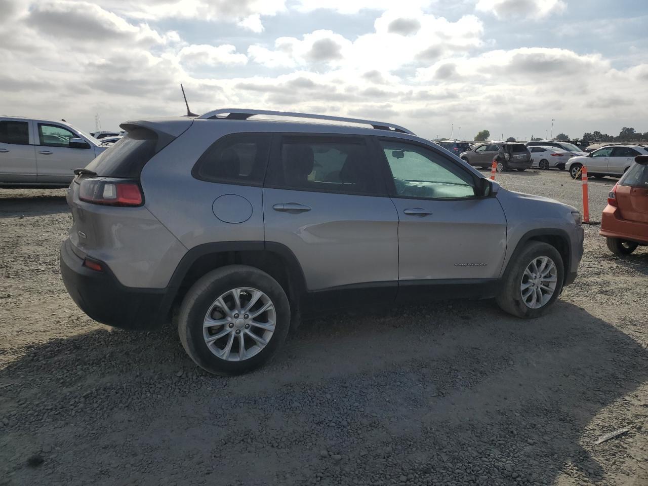 2020 Jeep Cherokee Latitude - Фото 3