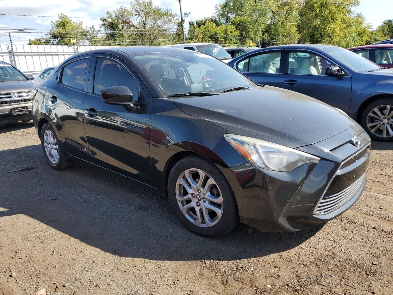 2017 Toyota Yaris Ia - Фото 4