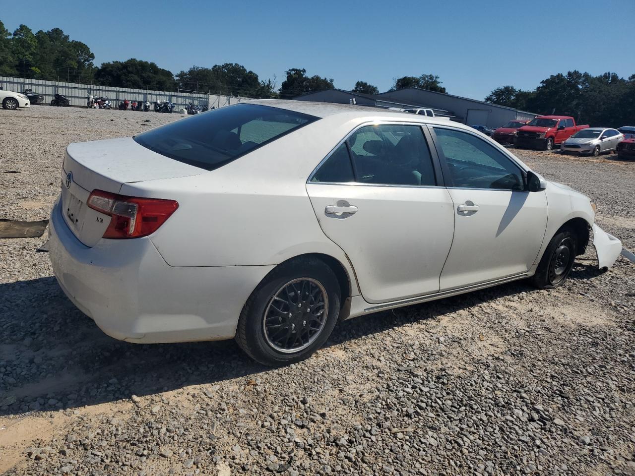 2013 Toyota Camry L - Фото 3