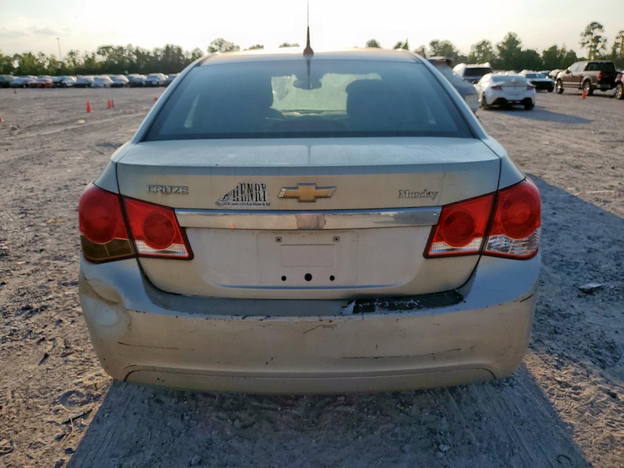 2014 Chevrolet Cruze Ls - Image 6