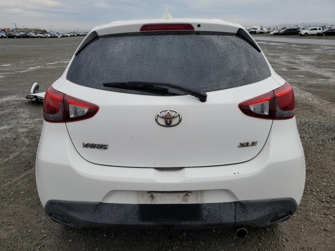 2020 Toyota Yaris Le - Фото 6