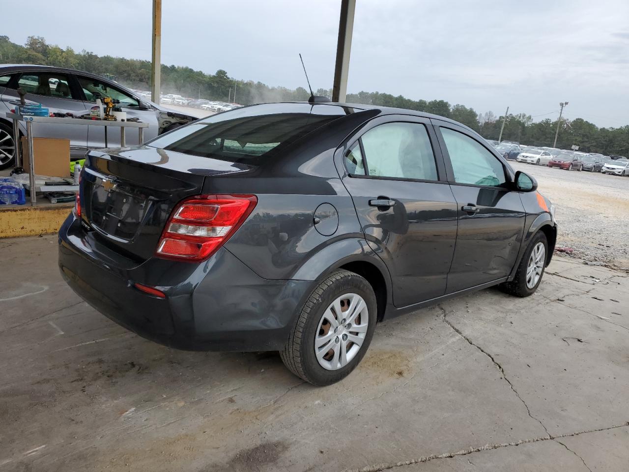 2017 Chevrolet Sonic Ls - Фото 3