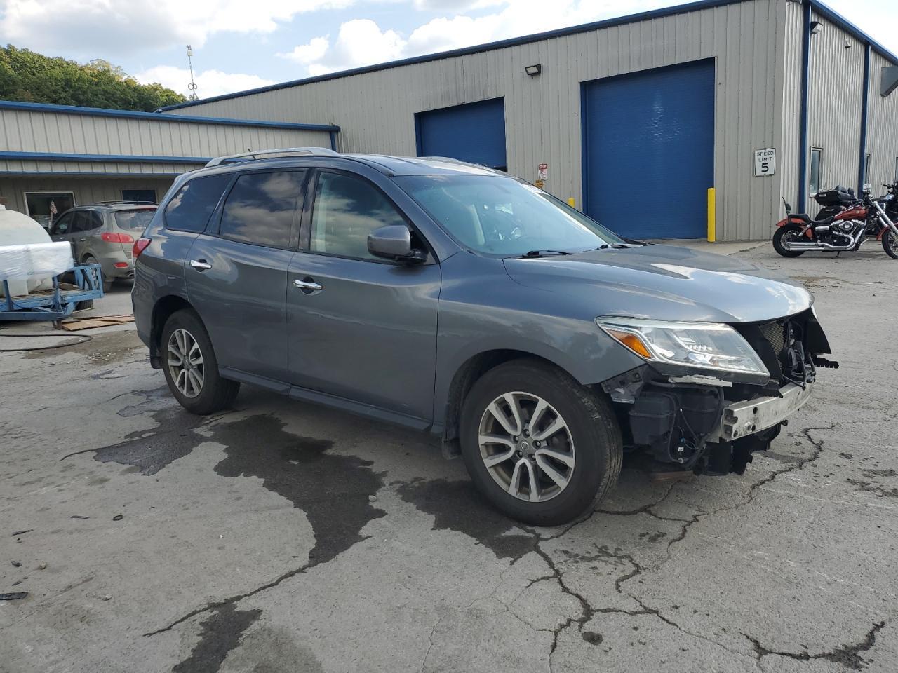 2015 Nissan Pathfinder S - Image 4