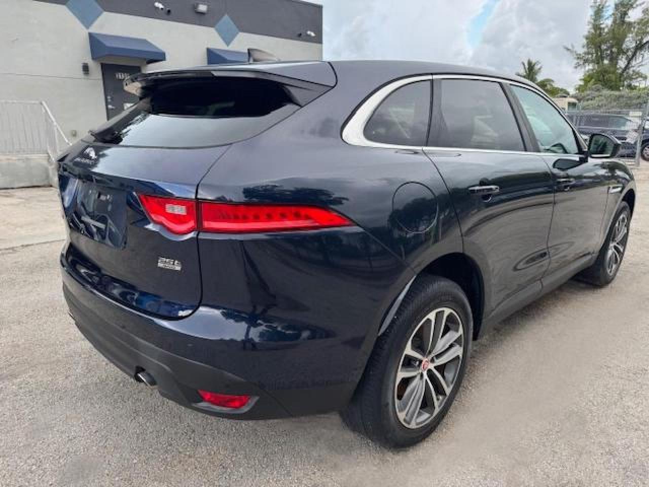 2020 Jaguar F-Pace Premium - Фото 3