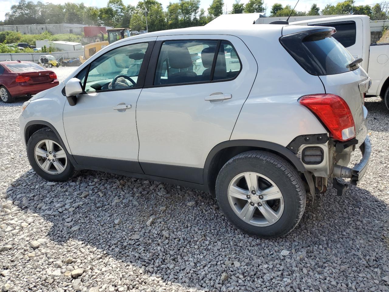 2019 Chevrolet Trax Ls - Image 2