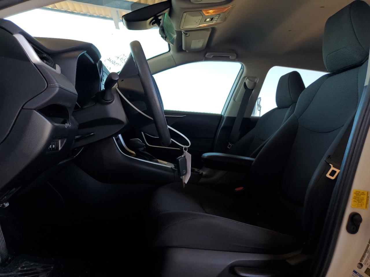 2021 Toyota Rav4 Le - Image 7