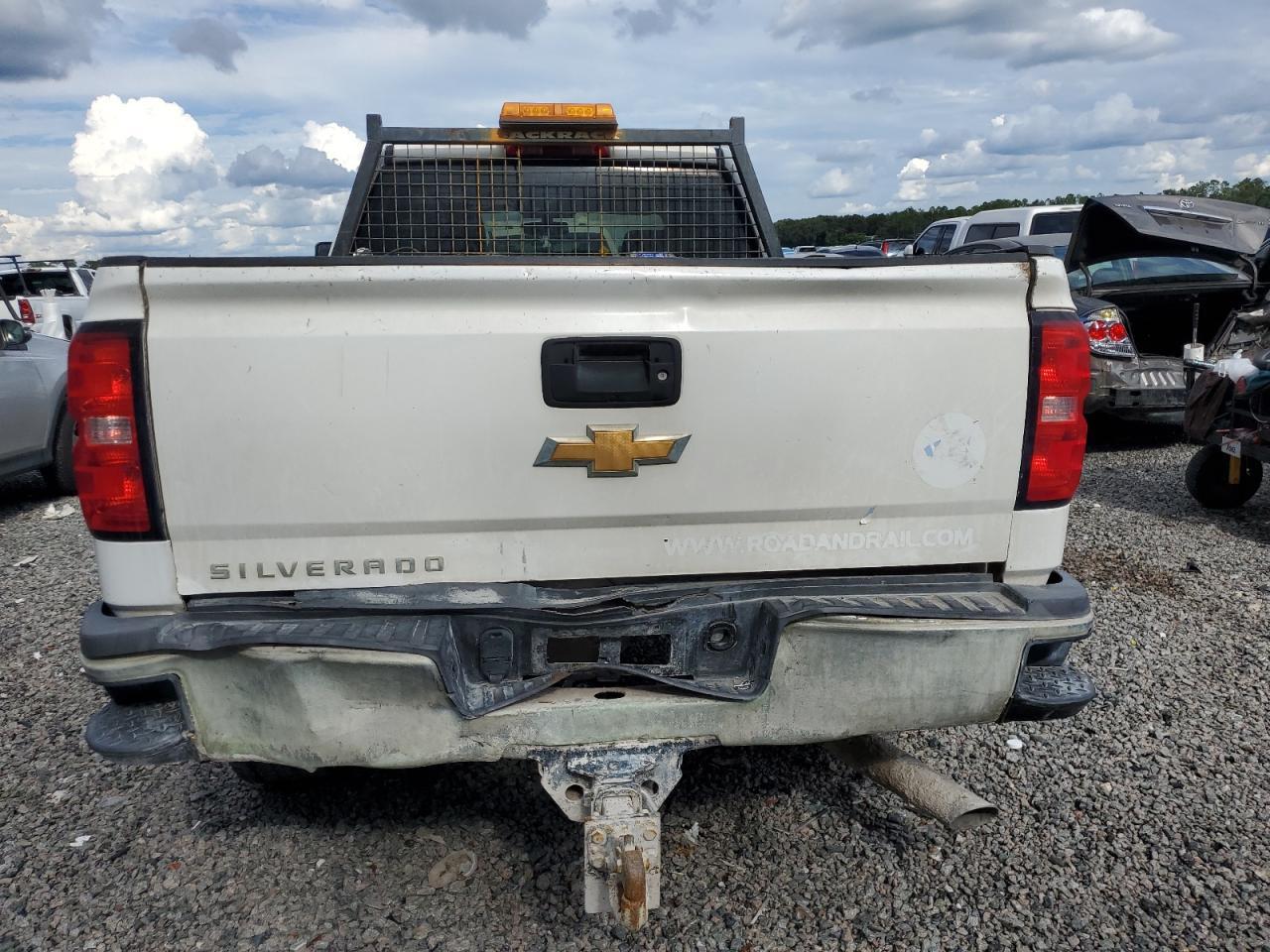 2018 Chevrolet Silverado K2500 Heavy Duty - Image 6