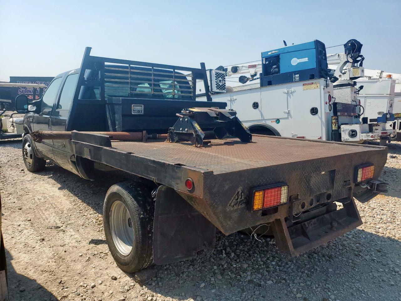 2006 Ford F350 Super Duty - Image 2