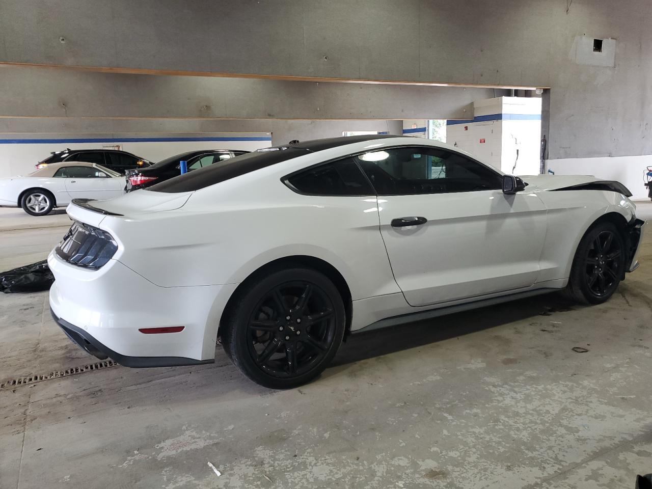 2019 Ford Mustang - Image 3