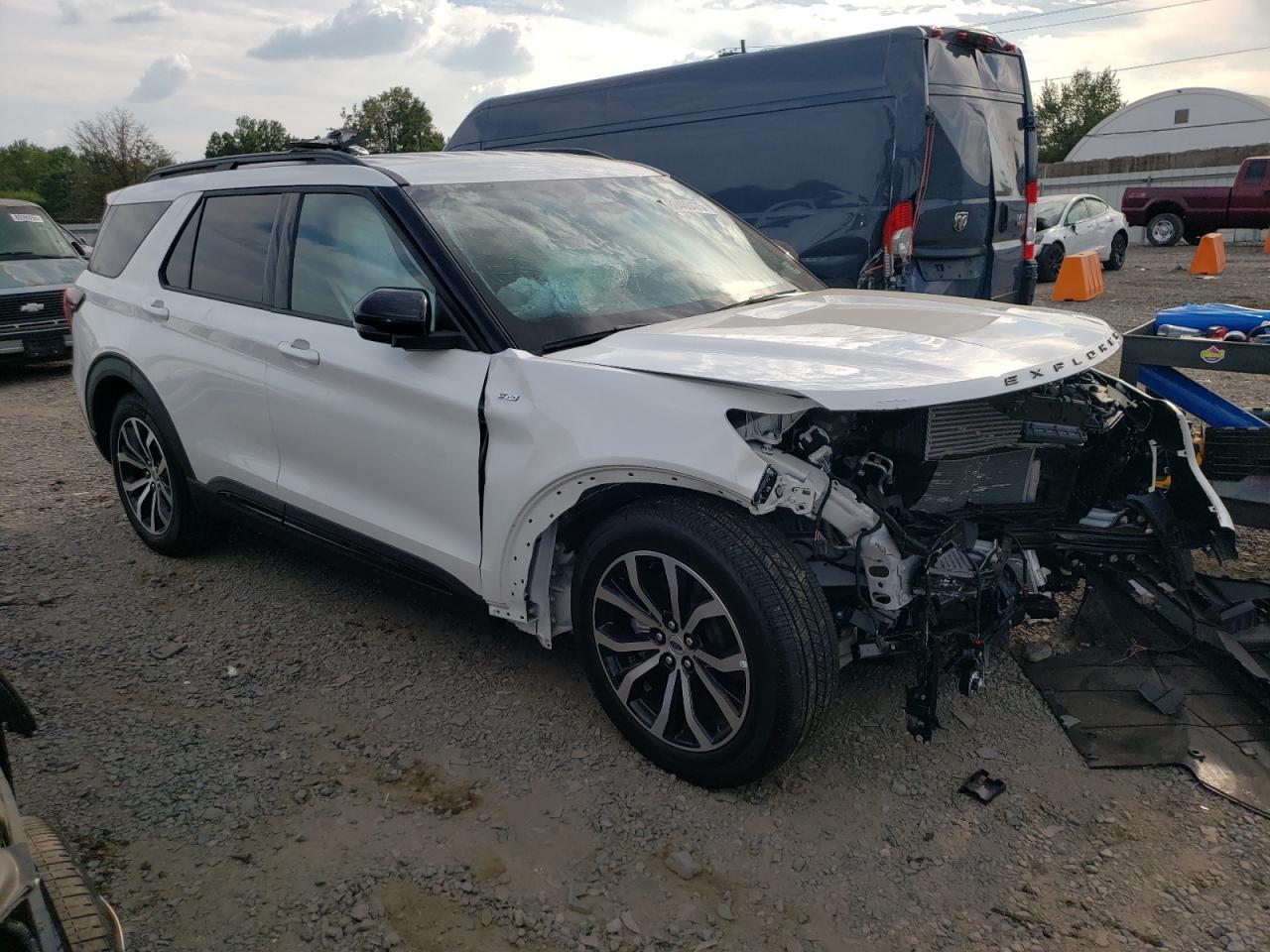 2025 Ford Explorer St-Line - Фото 4