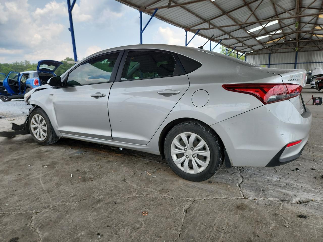 2021 Hyundai Accent Se - Фото 2