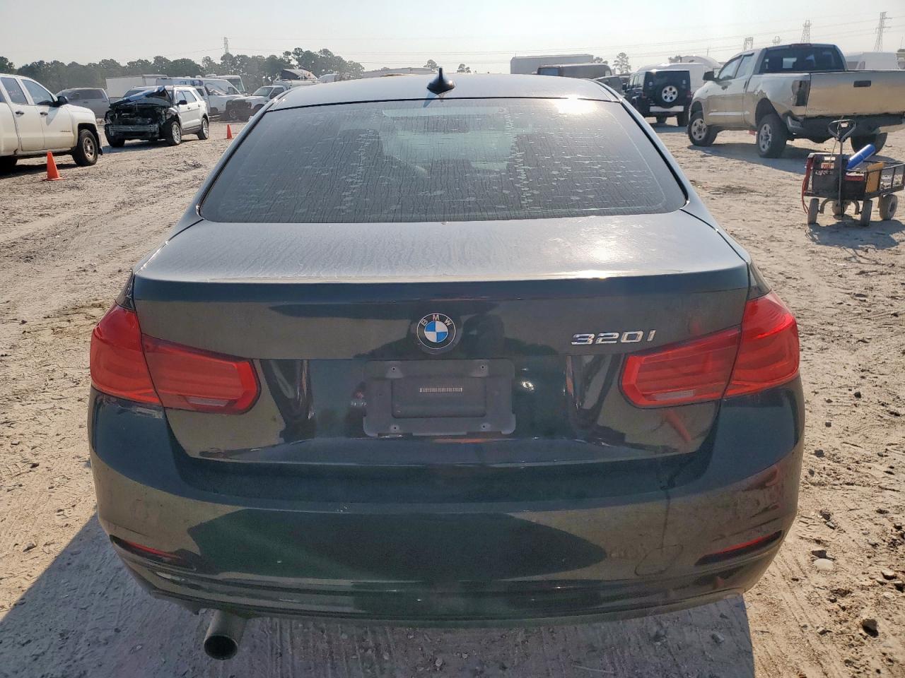 2017 BMW 320 I - Фото 6
