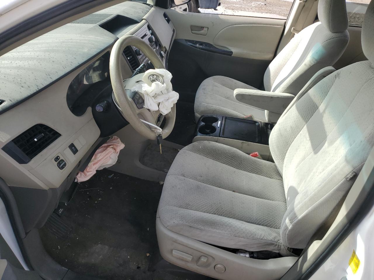 2011 Toyota Sienna Le - Фото 7