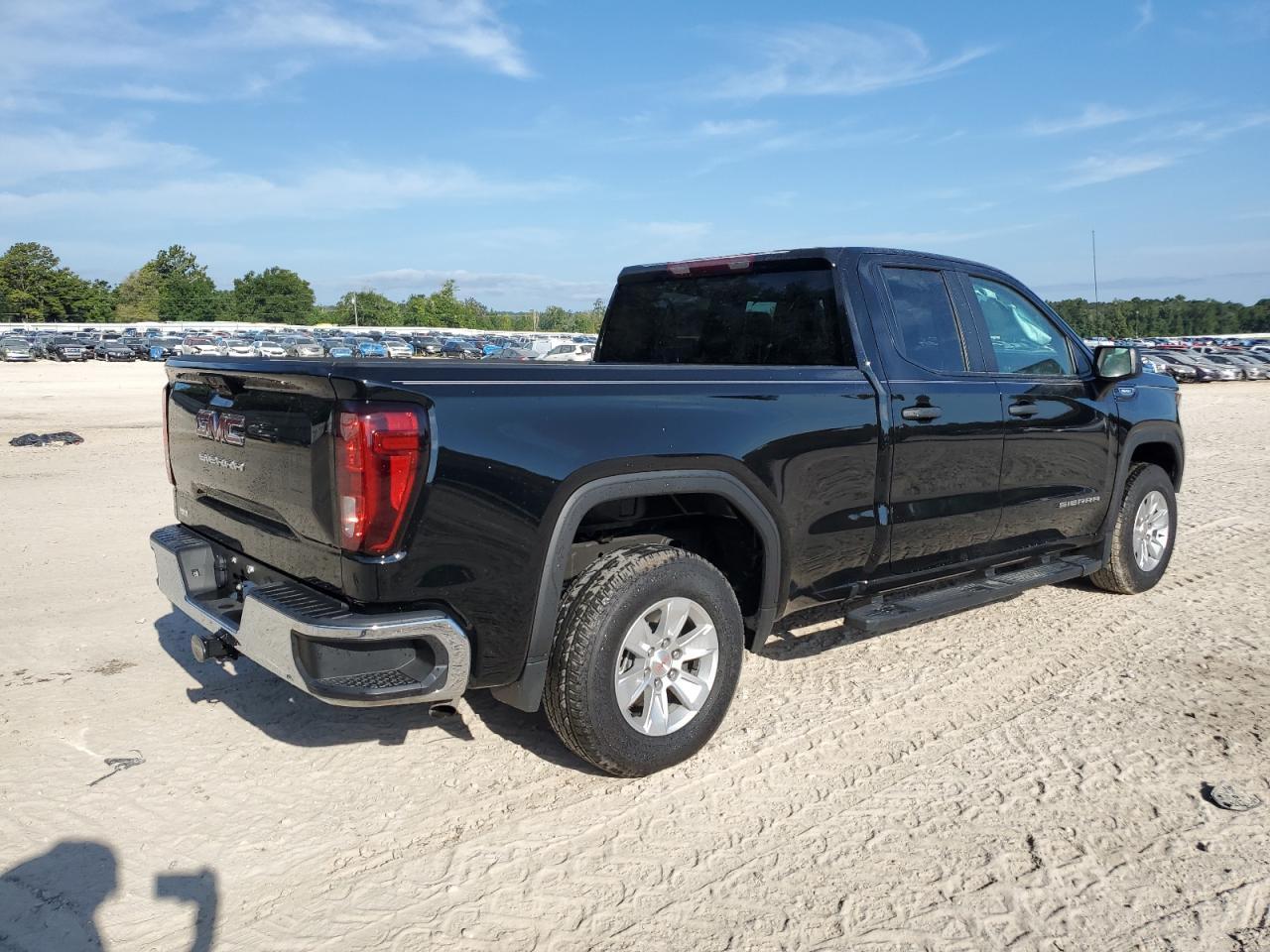 2025 GMC Sierra C1500 - Image 3