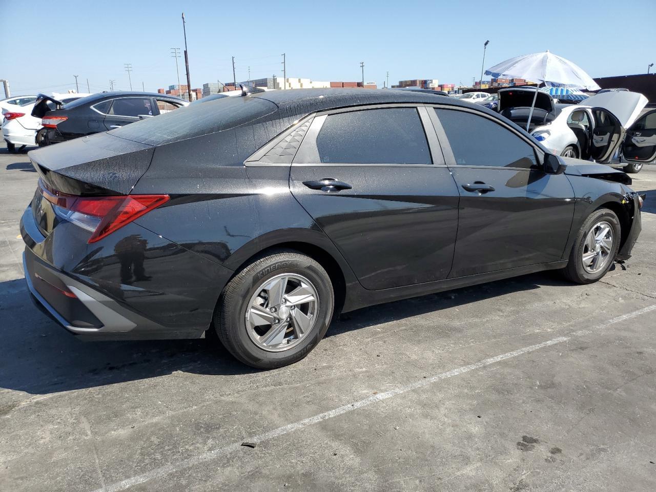 2025 Hyundai Elantra Se - Фото 3