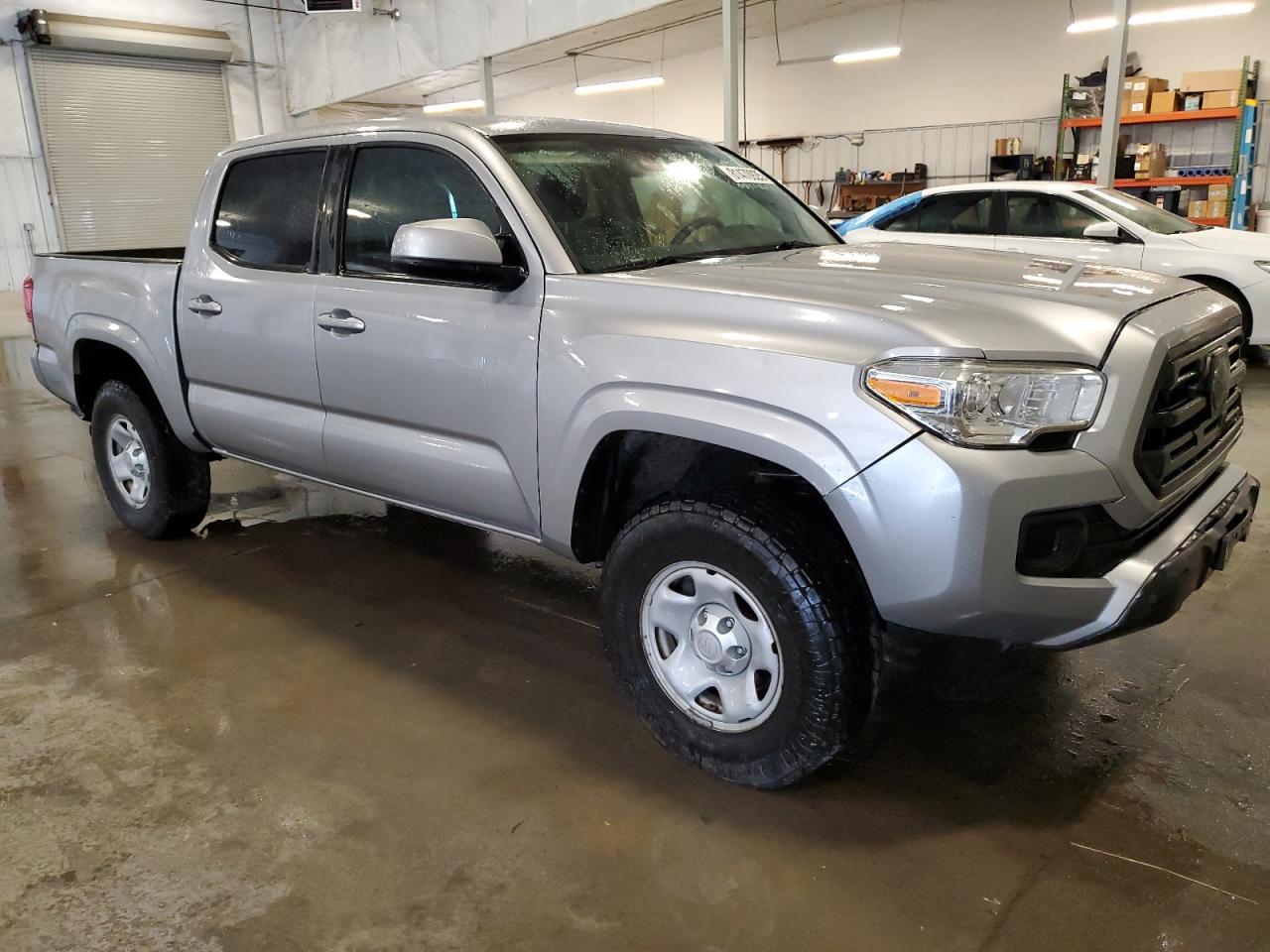 2018 Toyota Tacoma Double Cab - Фото 4
