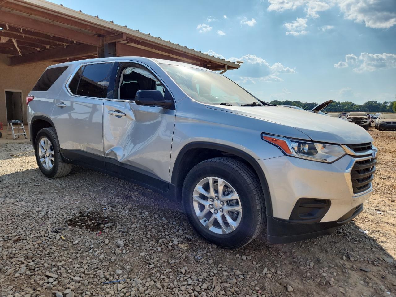 2021 Chevrolet Traverse Ls - Image 4
