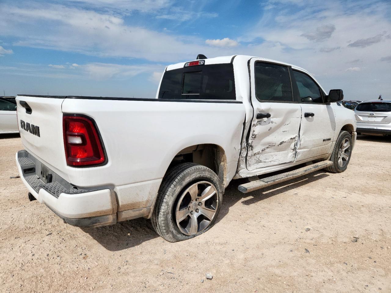 2025 Ram 1500 Tradesman - Фото 3