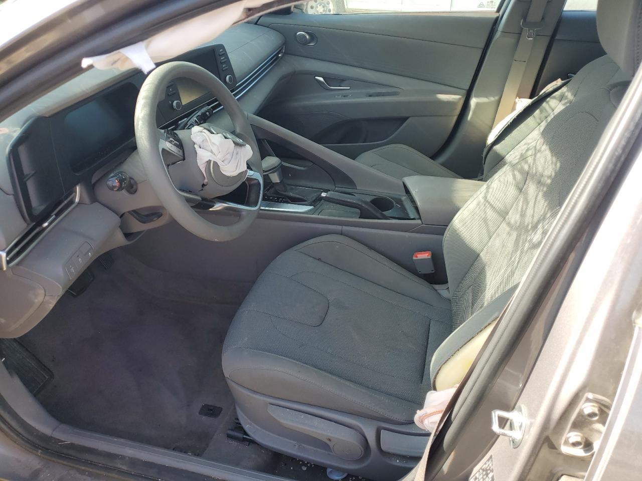 2024 Hyundai Elantra Se - Image 7