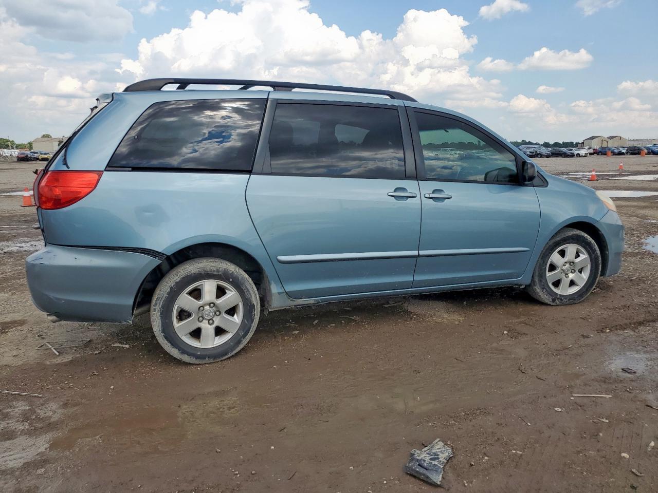 2009 Toyota Sienna Ce - Фото 3