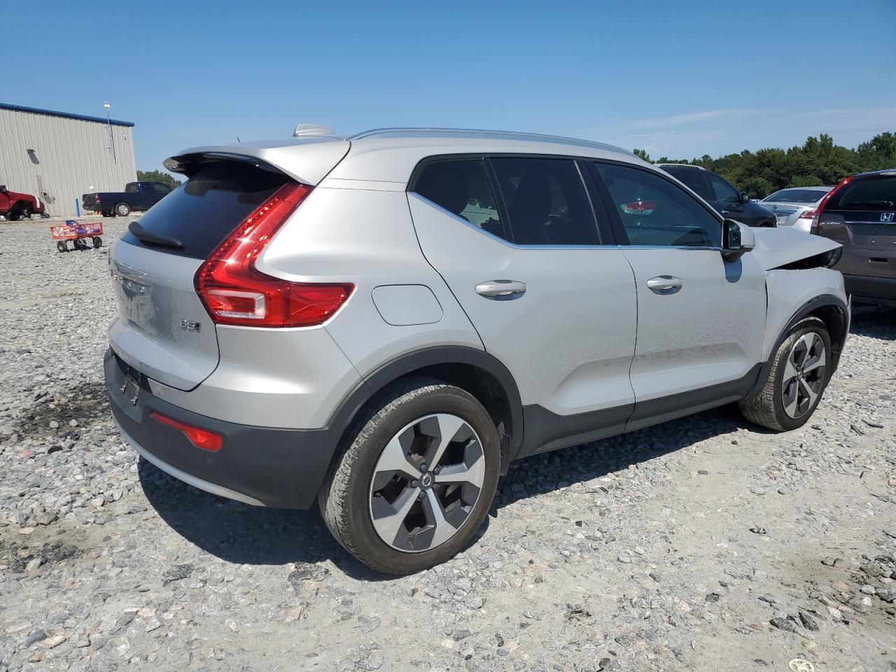 2024 Volvo Xc40 Core - Фото 3