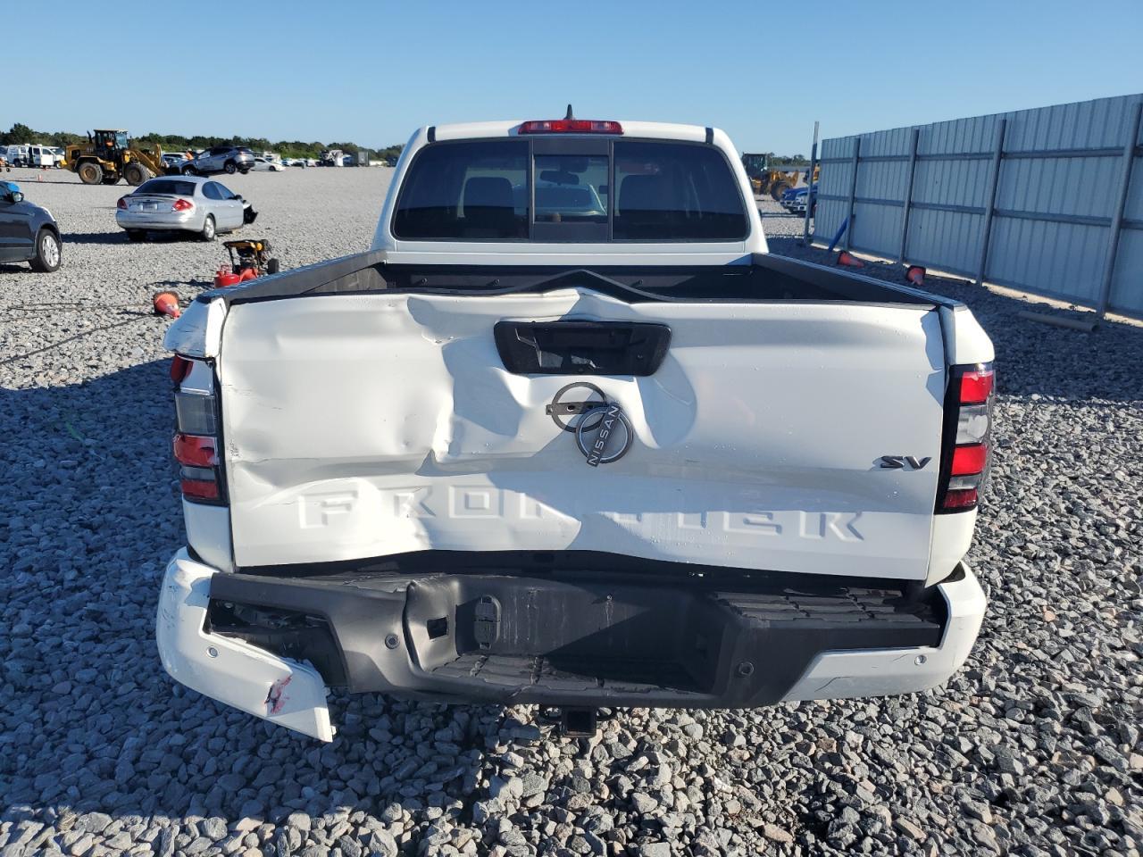 2022 Nissan Frontier Sv - Image 6