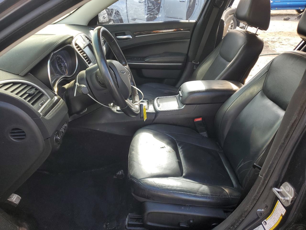 2015 Chrysler 300 Limited - Image 7
