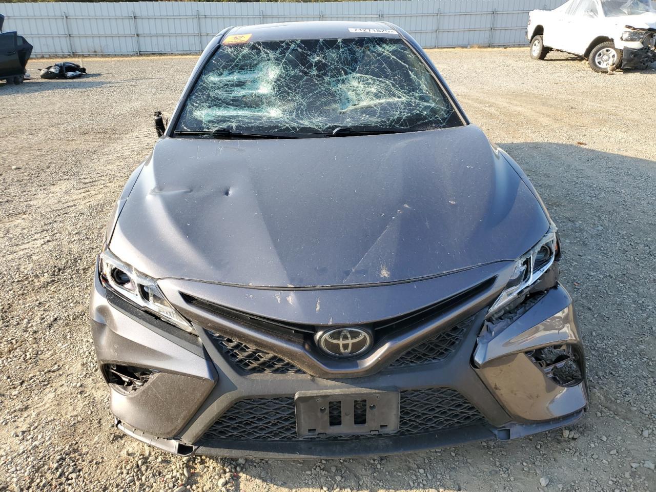 2020 Toyota Camry Se - Image 5