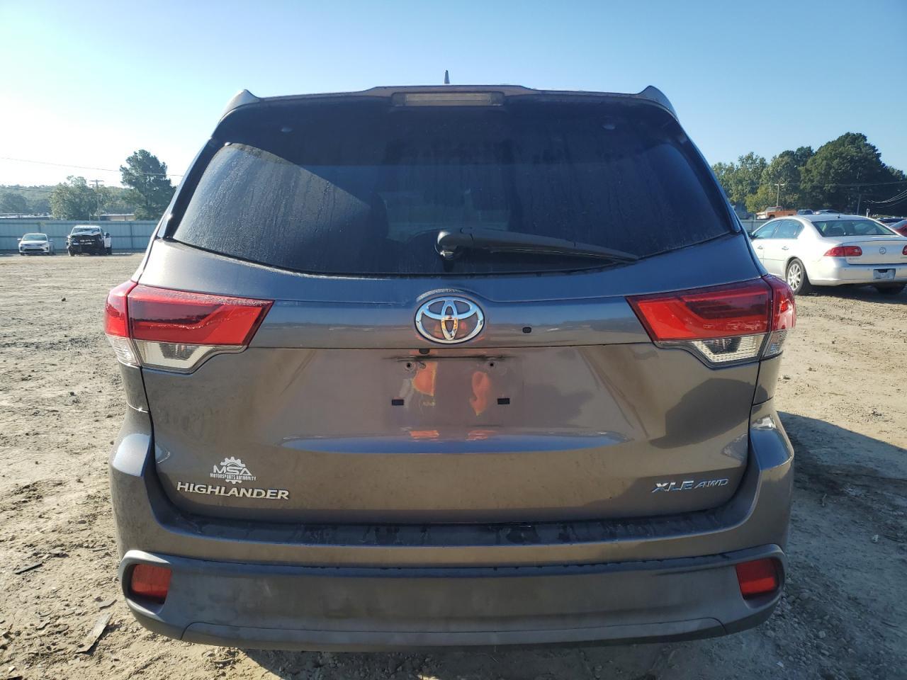 2019 Toyota Highlander Se - Фото 6