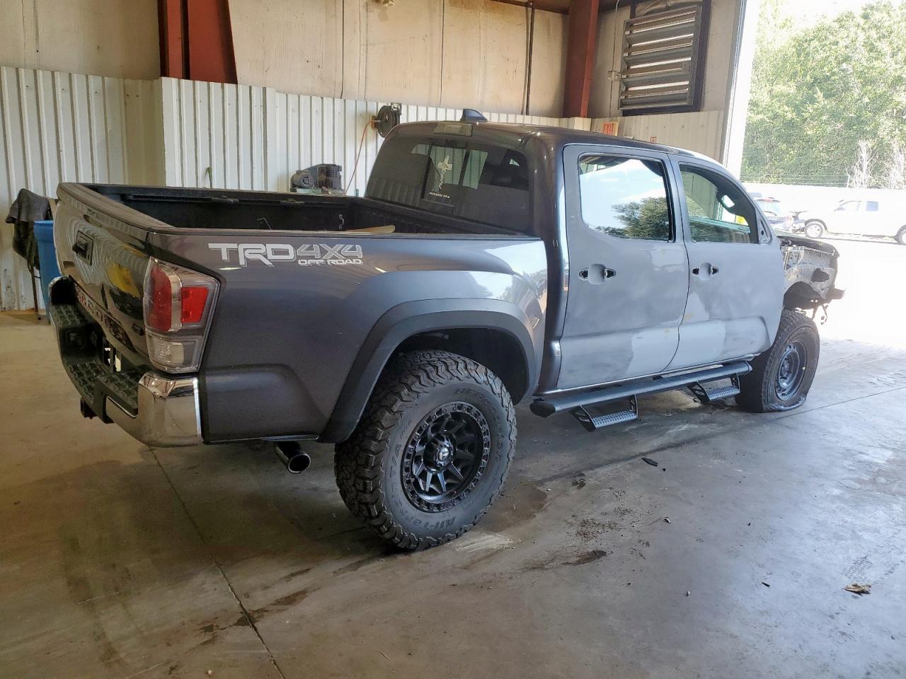 2021 Toyota Tacoma Double Cab - Фото 3