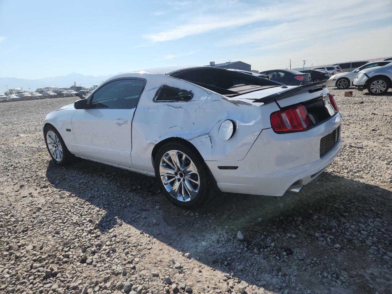 2014 Ford Mustang Gt - Фото 2