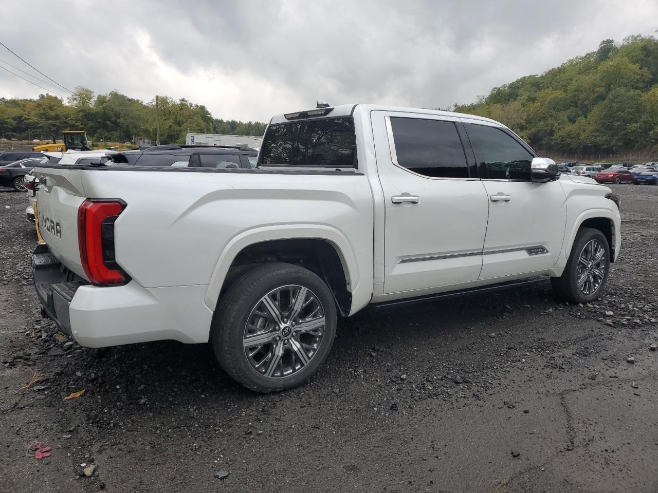 2022 Toyota Tundra Crewmax Capstone - Image 3